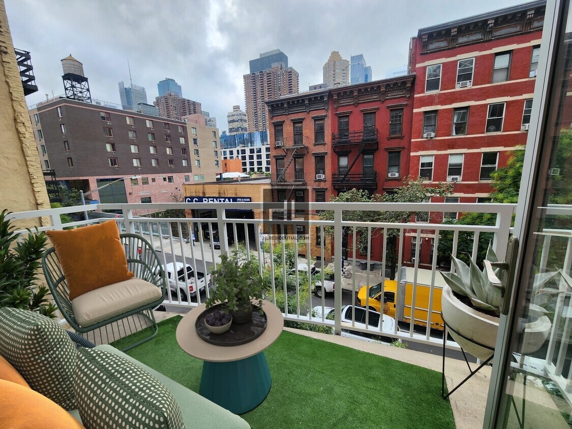 Primary Photo - WEST 46 STREET
