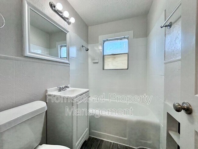 Foto del edificio - 3028 SW 37th St