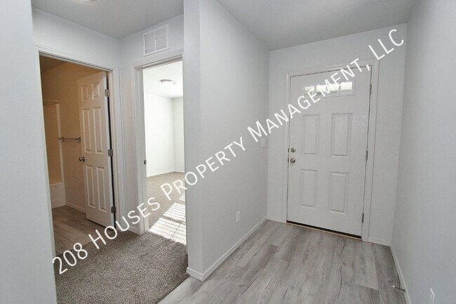 Foto del edificio - Single-Level Home In Quiet Neighborhood