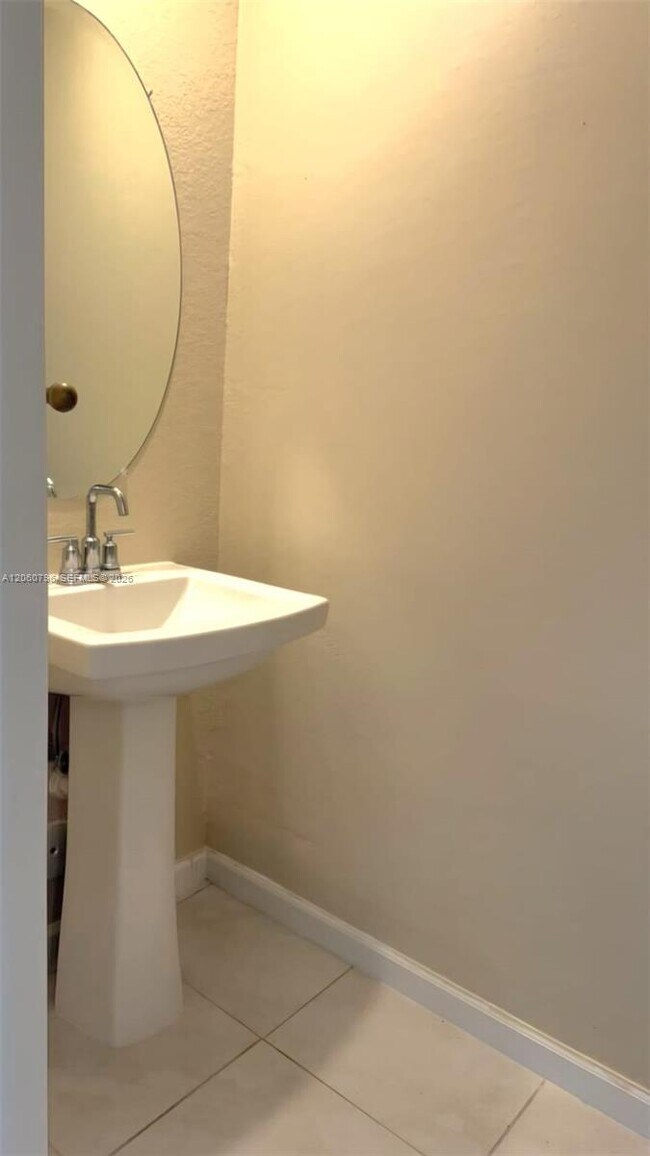 Foto del edificio - 2800 NW 180th St