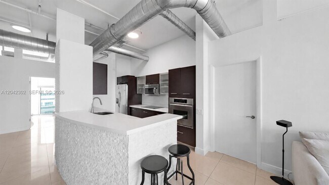 Building Photo - 3029 NE 188th St