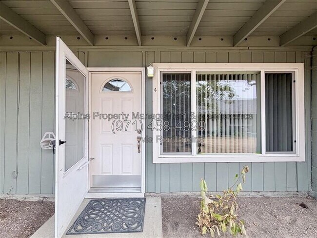 Foto del edificio - 925 NW Joy Ave