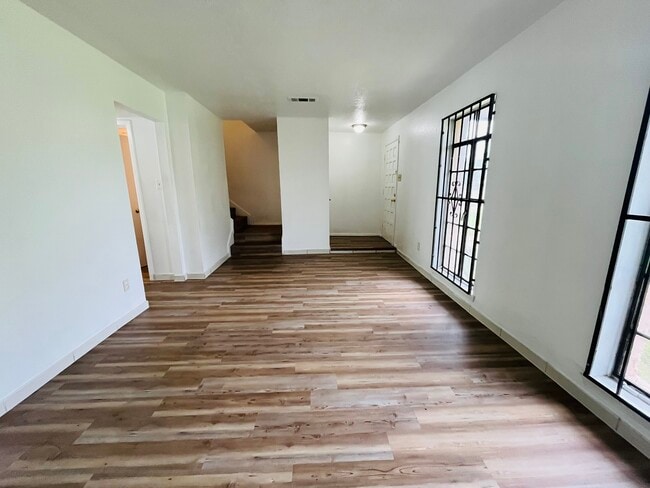 Building Photo - 6981 Chasewood Dr