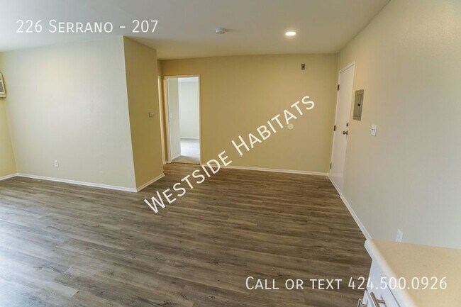 Building Photo - 226 Serrano-207