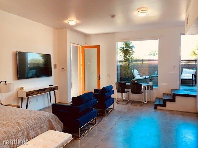 Building Photo - 1 br, 1 bath Apartment - 8740 1/2 Venice Blvd