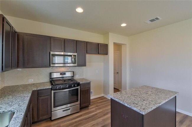 Foto del edificio - 10324 Bankhead Dr