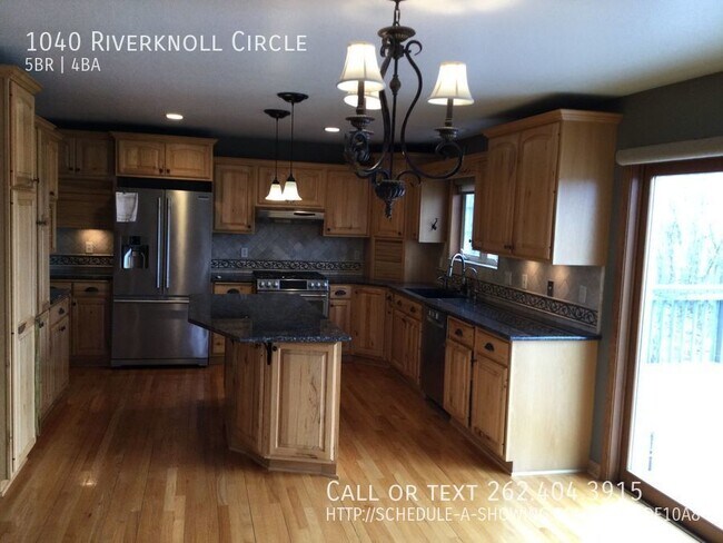Building Photo - 5 Bedroom/3.5 Bath Beautiful Home on the O...