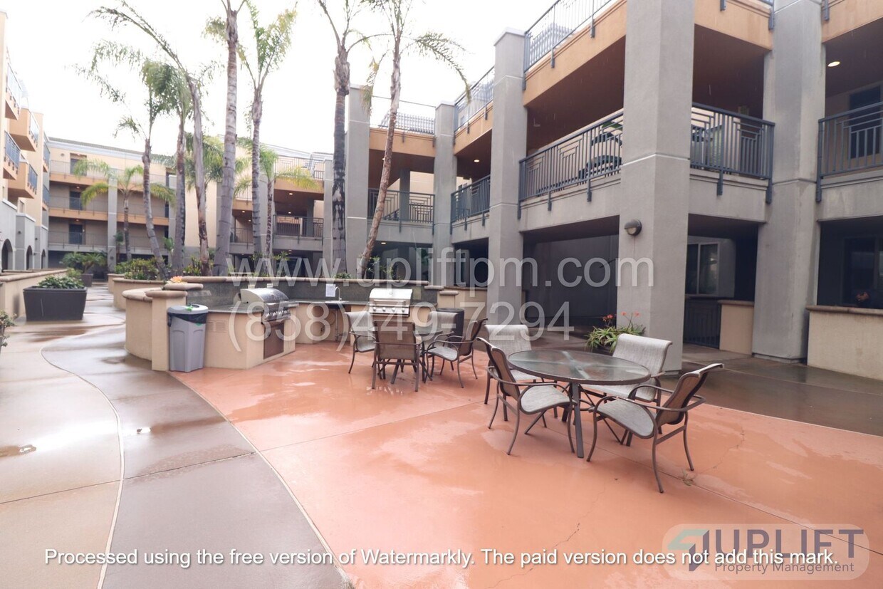 Primary Photo - Large 2 Bedroom 2 Bathroom Condo in Betwee...