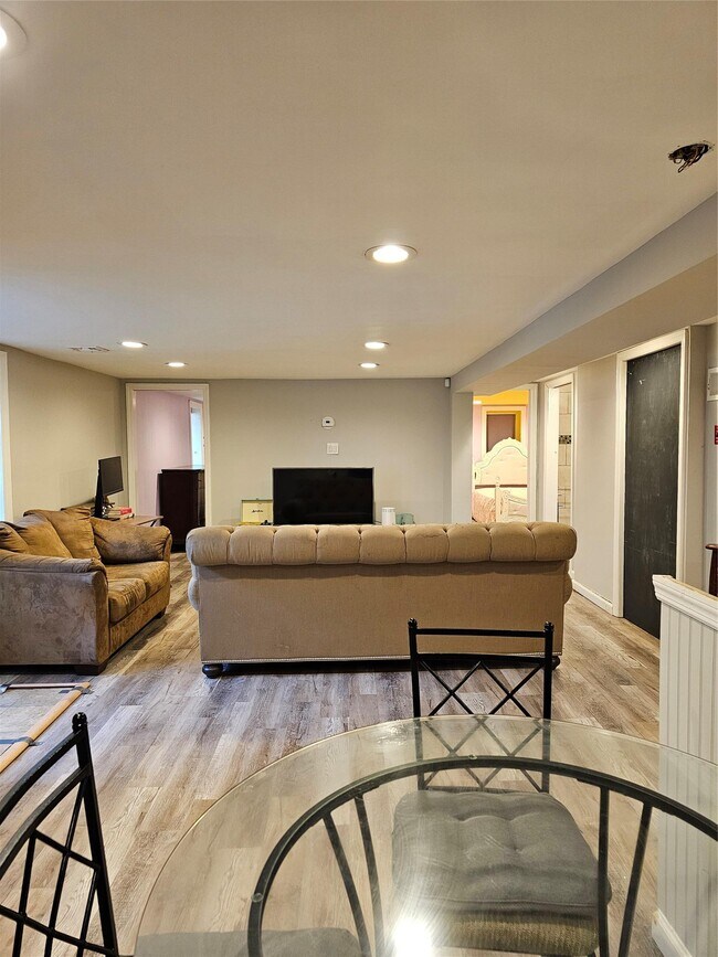 Foto del edificio - 52 Hilltop Ln