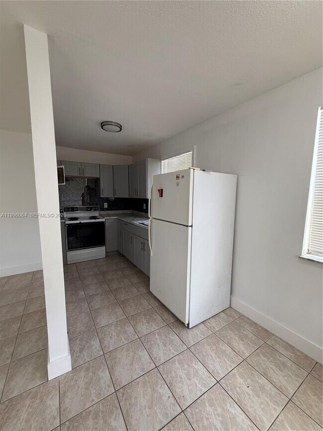 Foto del edificio - 6071 SW 33rd St