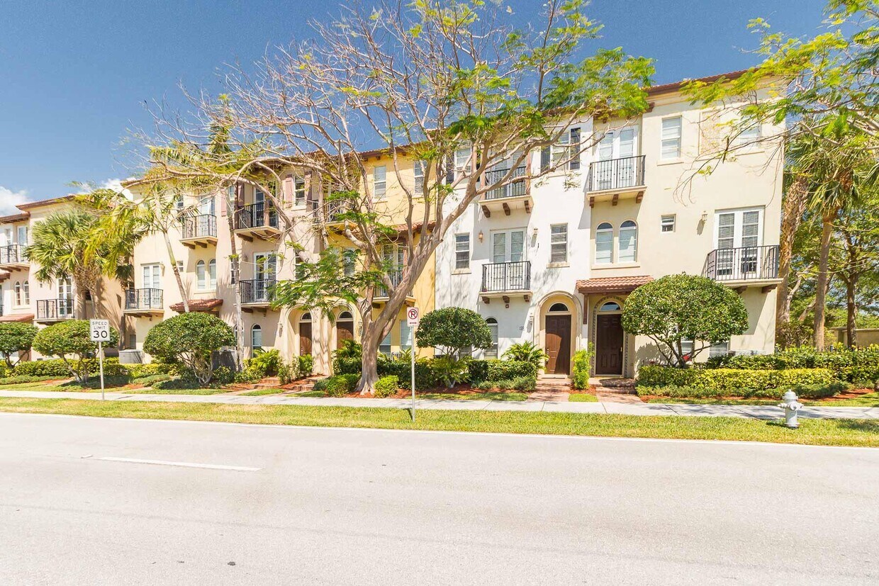 18 Via Floresta Dr, Boca Raton, FL 33487 Townhouse for Rent in Boca