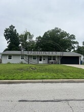 Building Photo - 6051 Graystone Dr
