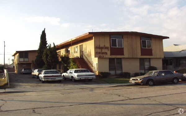 Primary Photo - Ridgeley Riviera Apartments
