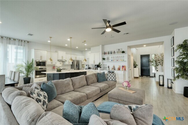 Foto del edificio - 2701 Rabbit Creek Dr