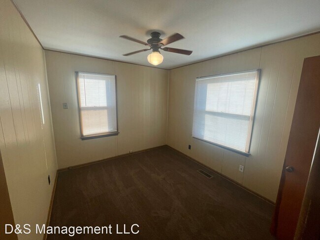 Building Photo - 4 br, 1 bath House - 4217 SE 43rd