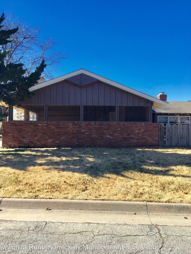 Building Photo - 2 br, 1.5 bath Apartment - 1435 N. Brookfield