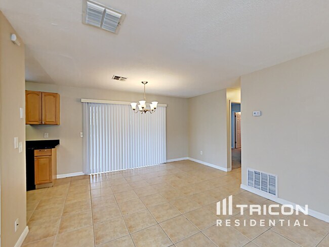 Foto del edificio - 227 Lochmond Dr