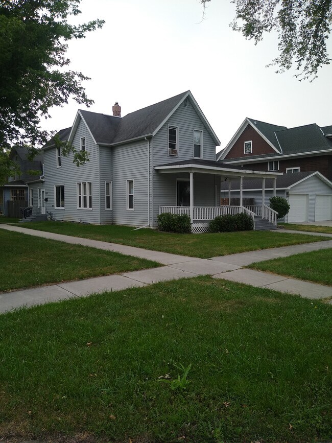 view from walnut street - 417 6th Ave S
