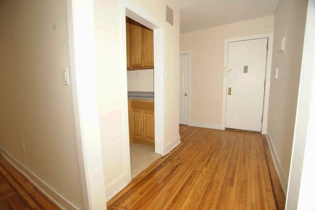 Foto del edificio - 686 E 234th St
