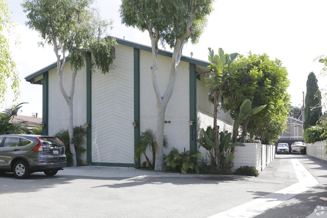 Primary Photo - 2184 Pacific Ave
