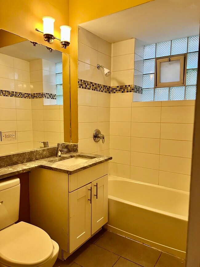 Foto del edificio - 4827 N Kedvale Ave