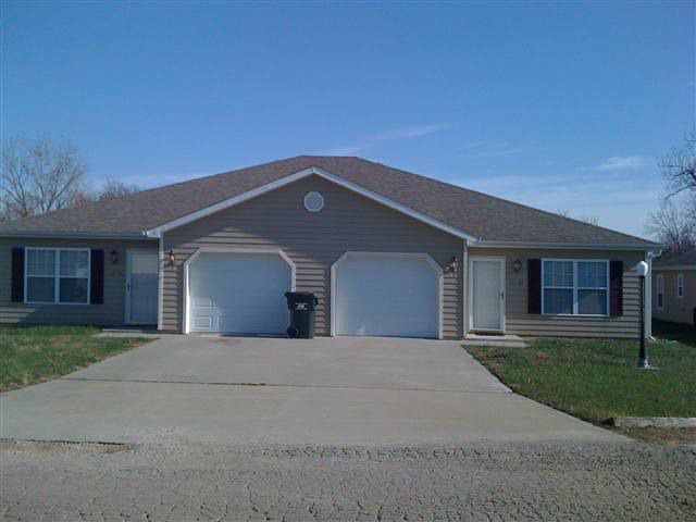 Primary Photo - 117 SE 1171