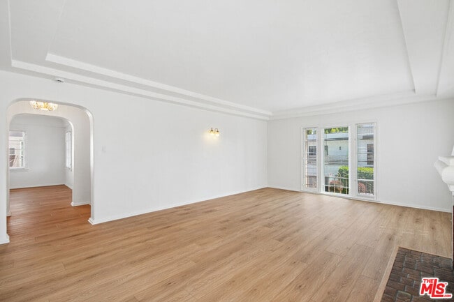 Foto del edificio - 9221 Alcott St