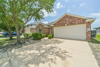 Building Photo - 9911 Driftwood Park Dr