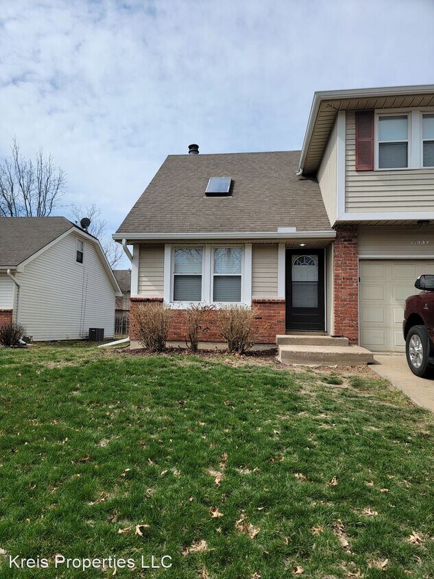 Primary Photo - 3 br, 2.5 bath House - 11802 Caenen