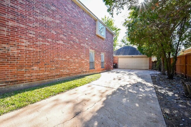 Foto del edificio - 9731 New Kent Dr