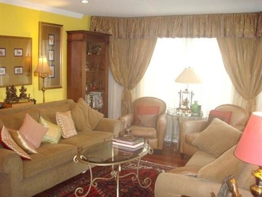 Foto del edificio - 726 Harbortown Blvd