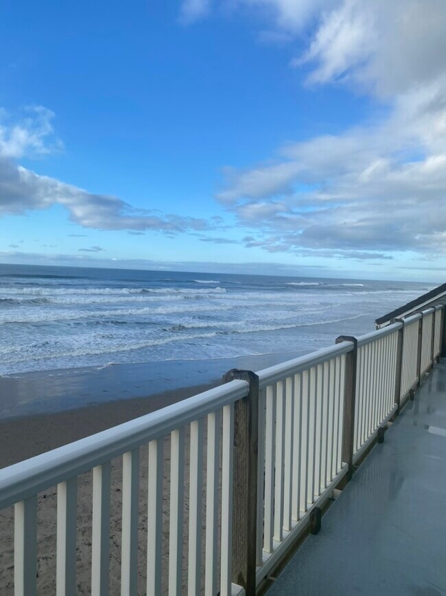 Mirando hacia el norte - 257 SW Ebb Ave