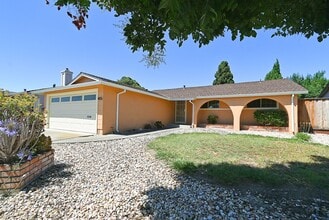 Building Photo - 4155 Sabio Ct