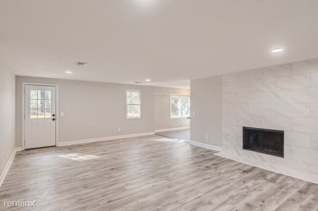 Building Photo - 3 br, 2 bath House - 4051 Yeager Road