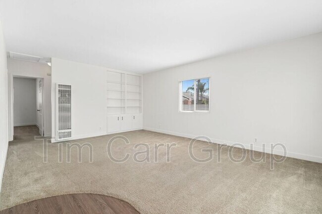Building Photo - 178 E 18th St