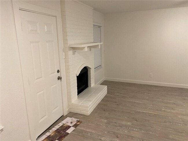 Foto del edificio - 2408 Burleson Ct