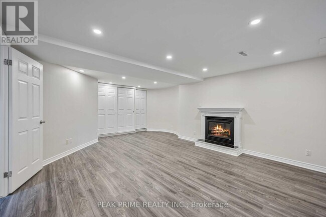 Building Photo - 211 Glendora Ave