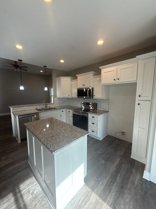 Foto del edificio - 17212-17224 Palazzo Drive