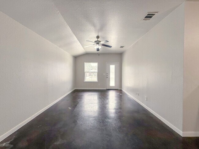 Building Photo - 1718 Indian Trail