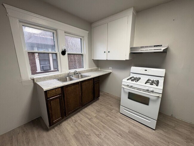 Foto del edificio - 96 Hall St