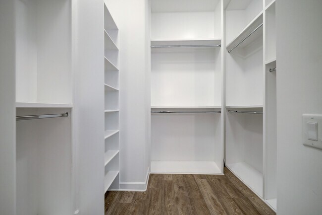 Foto del edificio - 2119 Naomi St