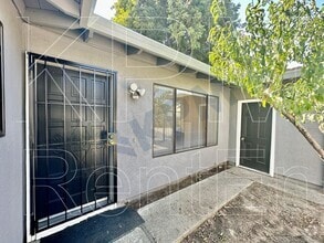 Building Photo - 5530 Fox Sparrow Ct