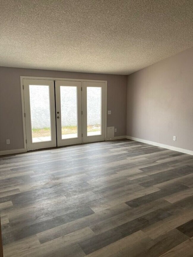 Photo - $2,350 Lovely Remodeled 3 Bedroom-2 bath-2... House