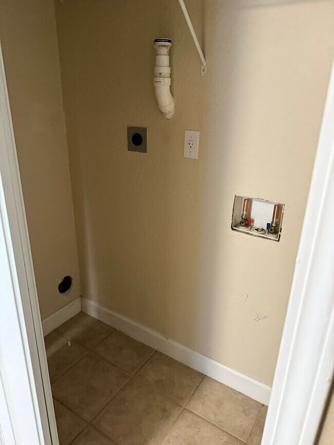Foto del edificio - Move in ready 1/1 apartment
