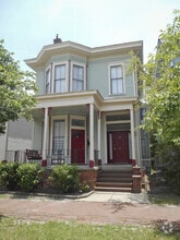 Building Photo - 407 E Park Ave