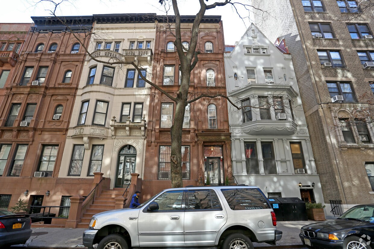 Building Photo - 26 W 90th St