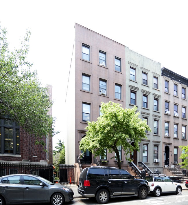 Building Photo - 394 Clinton St