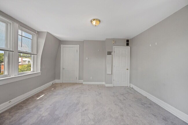 Foto del edificio - 494 Riddle Rd