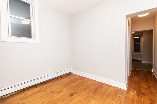 Building Photo - 60 Newkirk St