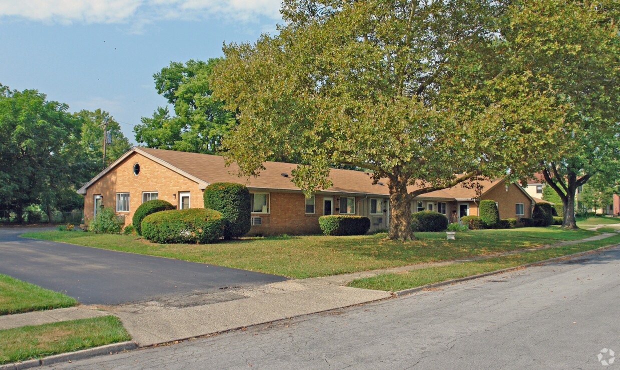 Building Photo - 2450 Corona Ave